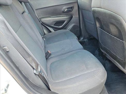 Used 2019 Chevrolet Trax LS image 19