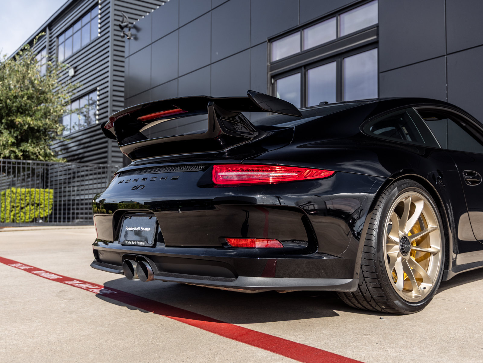 Used 2015 Porsche 911 GT3 RWD image 17