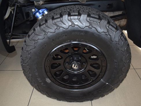 Used 2012 Ford F150 Raptor image 10