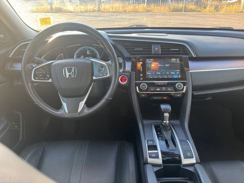 Used 2018 Honda Civic Touring image 30