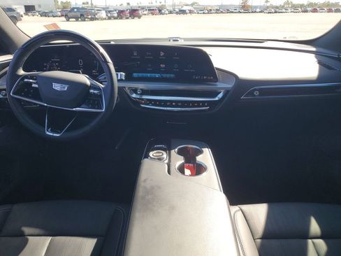 Used 2025 Cadillac Lyriq Luxury image 24