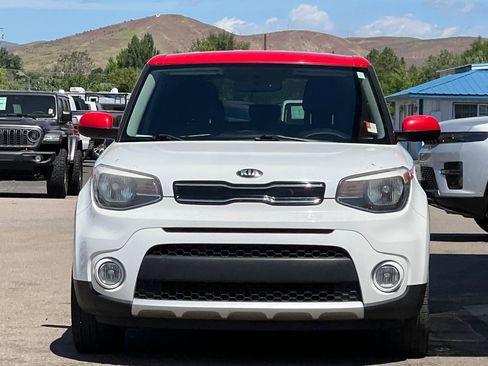 Used 2017 Kia Soul + w/ Designer's Package FWD image 10