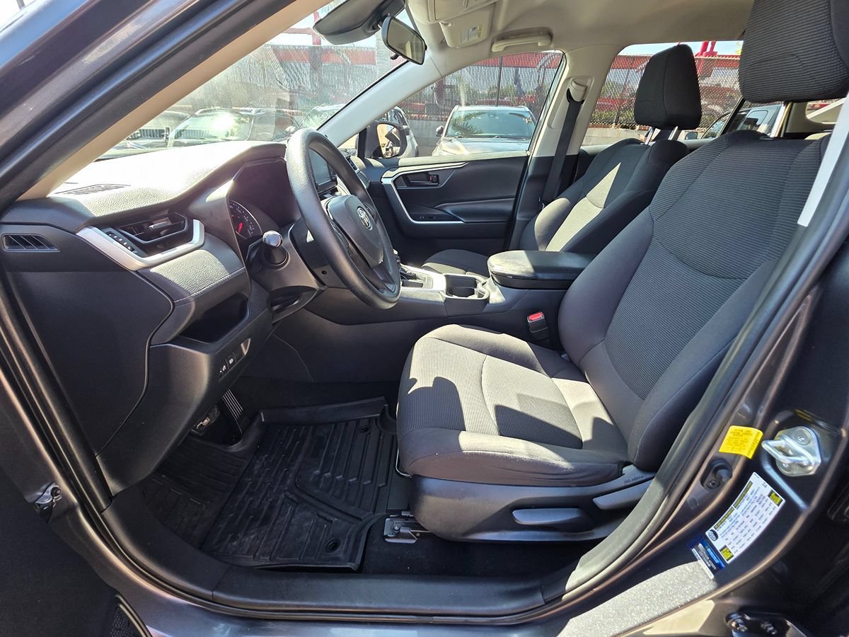 Used 2019 Toyota RAV4 LE w/ Carpet Mat Package FWD image 24