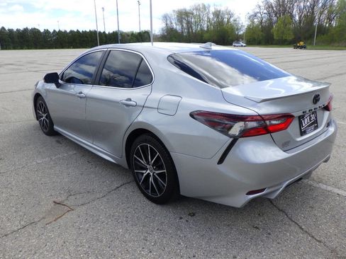 Used 2021 Toyota Camry SE w/ Cold Weather Package AWD/4WD image 3