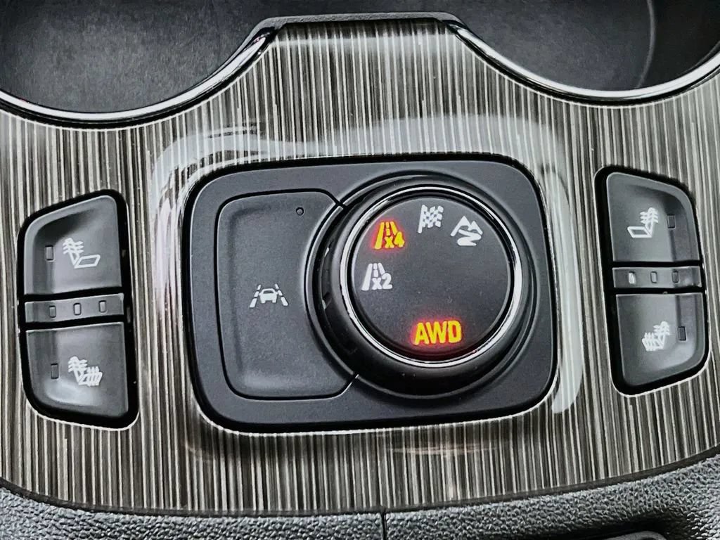Used 2023 GMC Acadia SLT AWD/4WD image 22