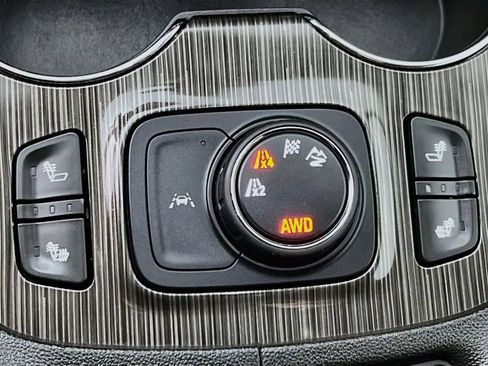 Used 2023 GMC Acadia SLT AWD/4WD image 22