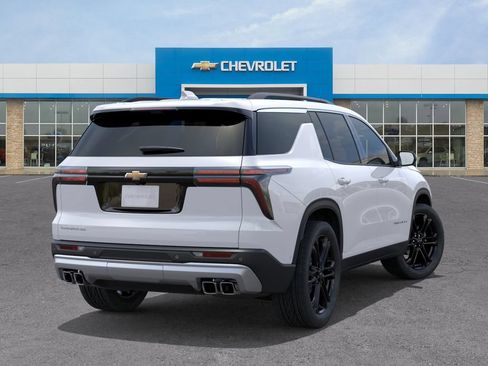 New 2027 Chevrolet Traverse LT w/ Driver Confidence Package FWD image 4