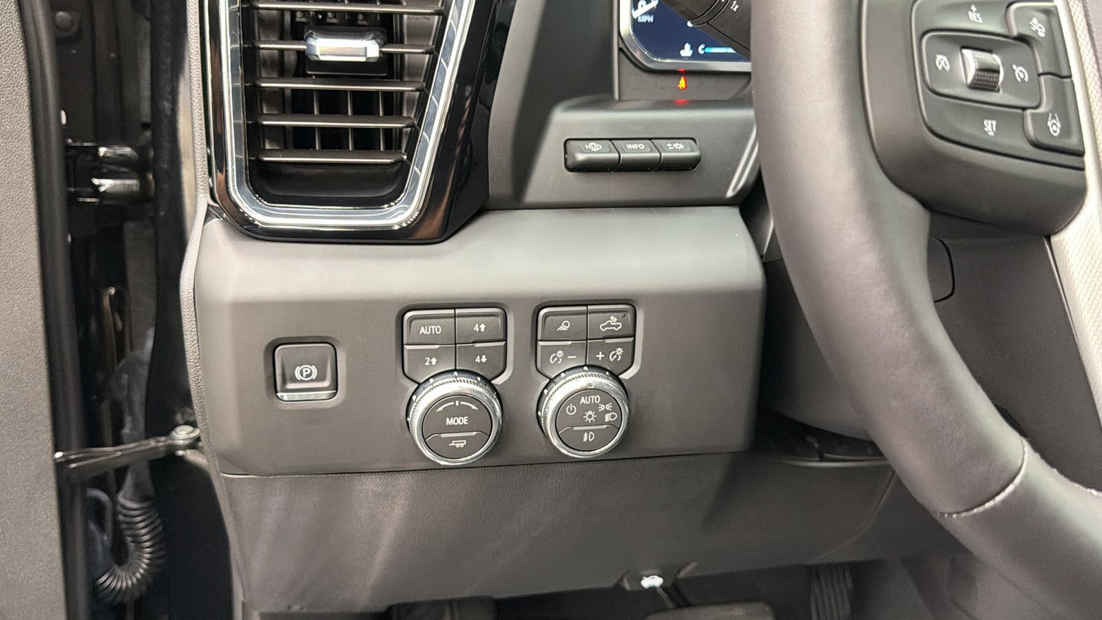 Used 2026 GMC Sierra 1500 Denali w/ Technology Package AWD/4WD image 31