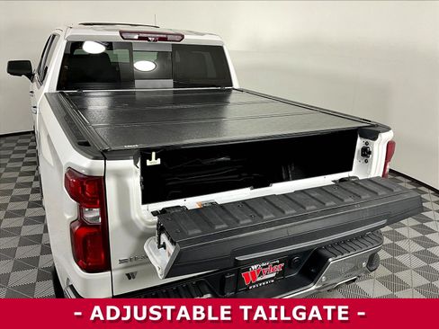 Used 2022 Chevrolet Silverado 1500 LTZ w/ LTZ Premium Package AWD/4WD image 39