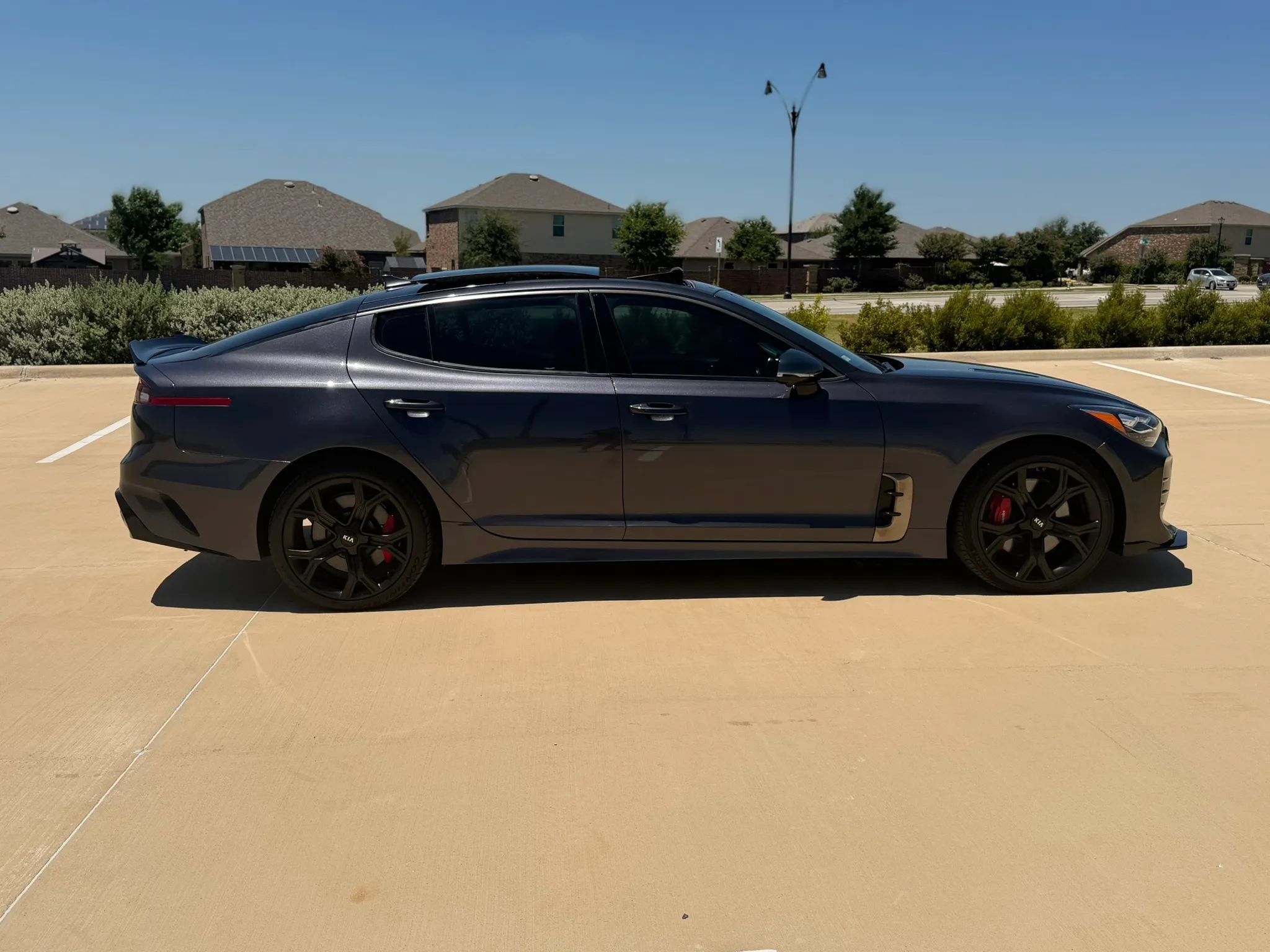 Used 2022 Kia Stinger GT2 w/ Red Interior Color Package RWD image 7