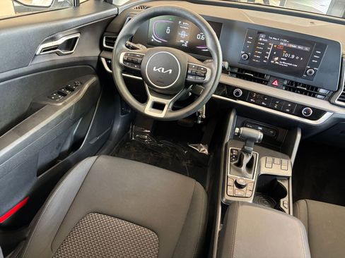 Used 2025 Kia Sportage LX FWD image 33