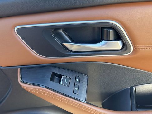 Used 2024 Nissan Rogue Platinum w/ Platinum Premium Package image 36