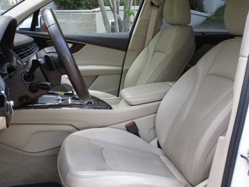 Used 2018 Audi Q7 3.0T Prestige w/ Prestige Package image 8