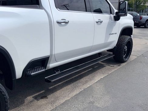 Used 2022 Chevrolet Silverado 2500 High Country w/ Z71 Off-Road Package AWD/4WD image 14