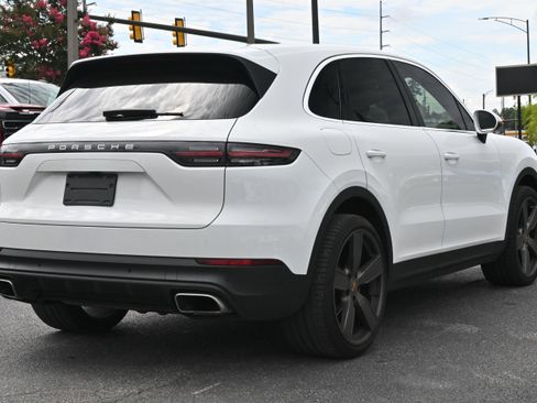 Used 2019 Porsche Cayenne AWD/4WD image 11