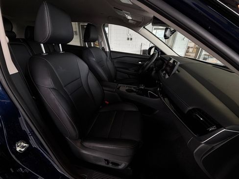 Used 2026 Nissan Rogue SL FWD image 39