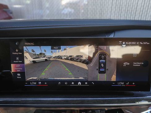 New 2026 BMW 750e xDrive w/ Premium Package image 20