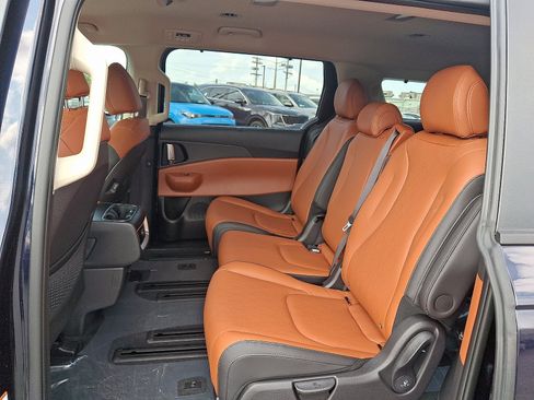 New 2026 Kia Carnival EX image 6