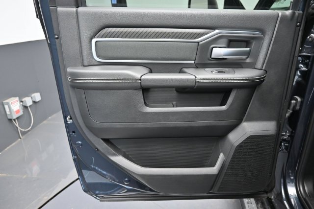 New 2027 RAM 3500 Big Horn AWD/4WD image 30