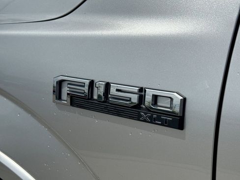 Used 2018 Ford F150 XLT w/ Equipment Group 302A Luxury AWD/4WD image 15