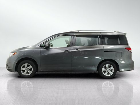 Used 2017 Nissan Quest SV FWD image 2