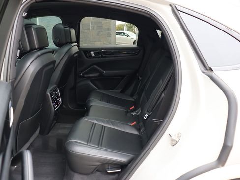 Used 2021 Porsche Cayenne Coupe image 45