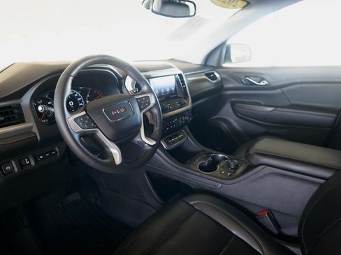 Used 2022 GMC Acadia SLT w/ Elevation Edition image 5