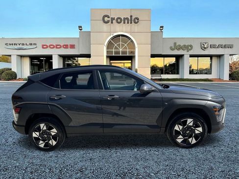 Used 2024 Hyundai Kona SEL image 2