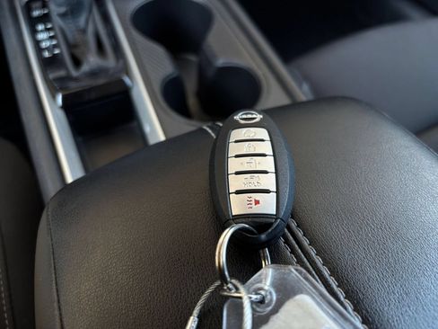Used 2025 Nissan Altima 2.5 SV FWD image 25