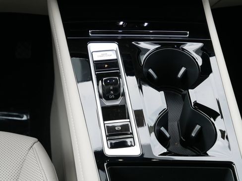 New 2026 Volkswagen Atlas SE image 11