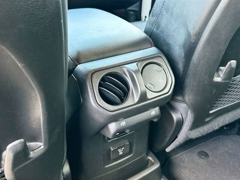 Used 2024 Jeep Wrangler Unlimited Rubicon AWD/4WD image 25