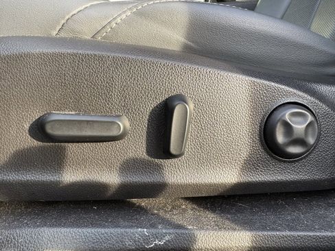 Used 2020 Buick Envision Essence image 16