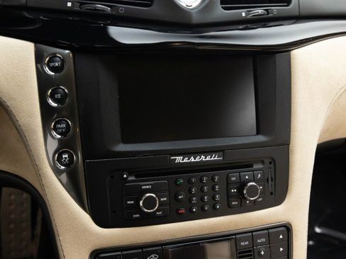 Used 2015 Maserati GranTurismo Sport image 30