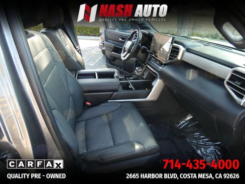 Used 2025 Toyota Tundra Limited AWD/4WD image 30