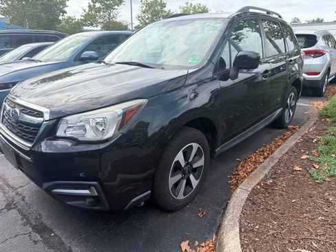 Used 2017 Subaru Forester 2.5i Premium w/ All-Weather Package AWD/4WD image 3