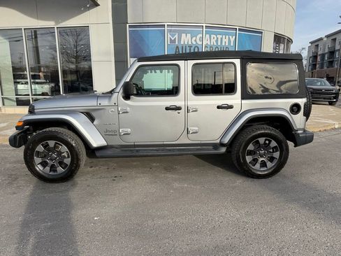 Used 2018 Jeep Wrangler Unlimited Sahara image 2