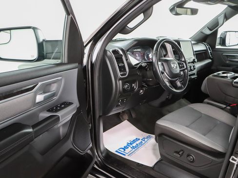 Used 2022 RAM 1500 Big Horn AWD/4WD image 3