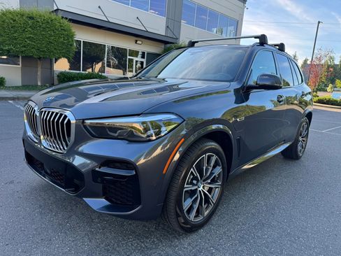Used 2022 BMW X5 xDrive45e w/ M Sport Package AWD/4WD image 4