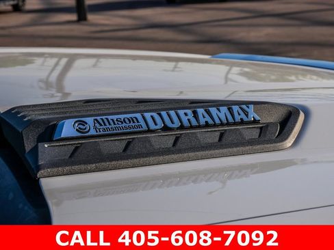 Used 2025 Chevrolet Silverado 3500 LTZ w/ LTZ Convenience Package AWD/4WD image 12