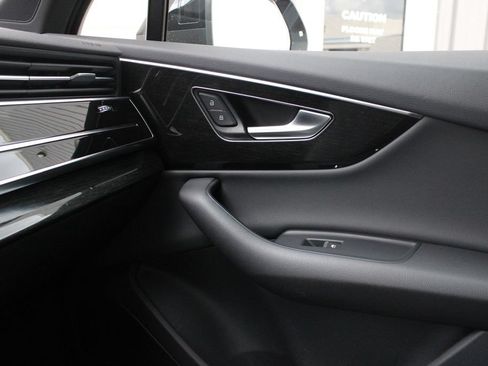 Used 2021 Audi Q7 2.0T Premium Plus w/ Premium Plus Package AWD/4WD image 21