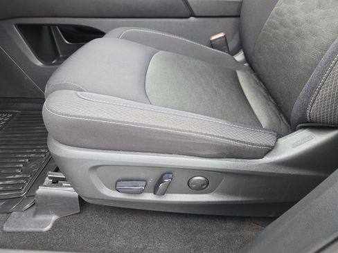 Used 2024 Nissan Pathfinder SV image 26