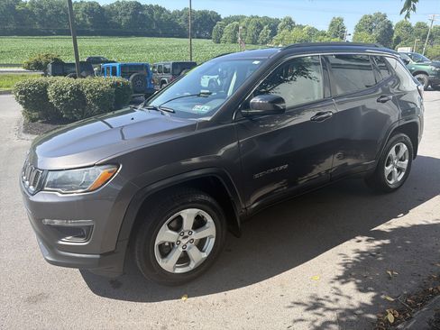 Used 2021 Jeep Compass Latitude AWD/4WD image 8