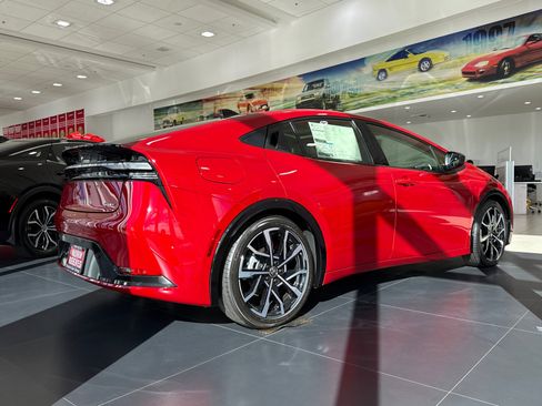 New 2026 Toyota Prius Plug-In Hybrid image 6