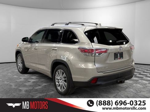 Used 2016 Toyota Highlander XLE AWD/4WD image 8