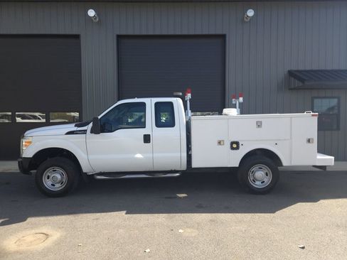 Used 2011 Ford F250 XL w/ Skid Plate Pkg image 1