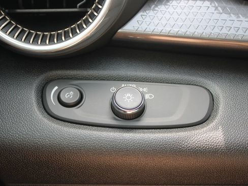 New 2026 Chevrolet Trax ACTIV w/ Driver Confidence Package FWD image 40