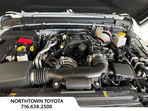 Used 2025 Jeep Gladiator Mojave w/ Safety Group AWD/4WD image 18