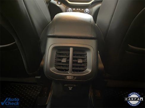 Used 2017 Jeep Cherokee Overland w/ Technology Group image 68