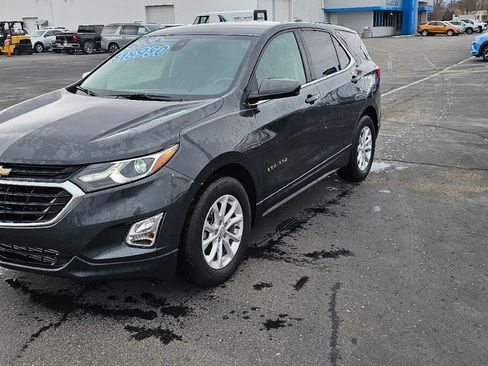 Used 2020 Chevrolet Equinox LT w/ Driver Convenience Package image 3