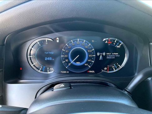 Used 2019 Cadillac Escalade Luxury AWD/4WD image 22